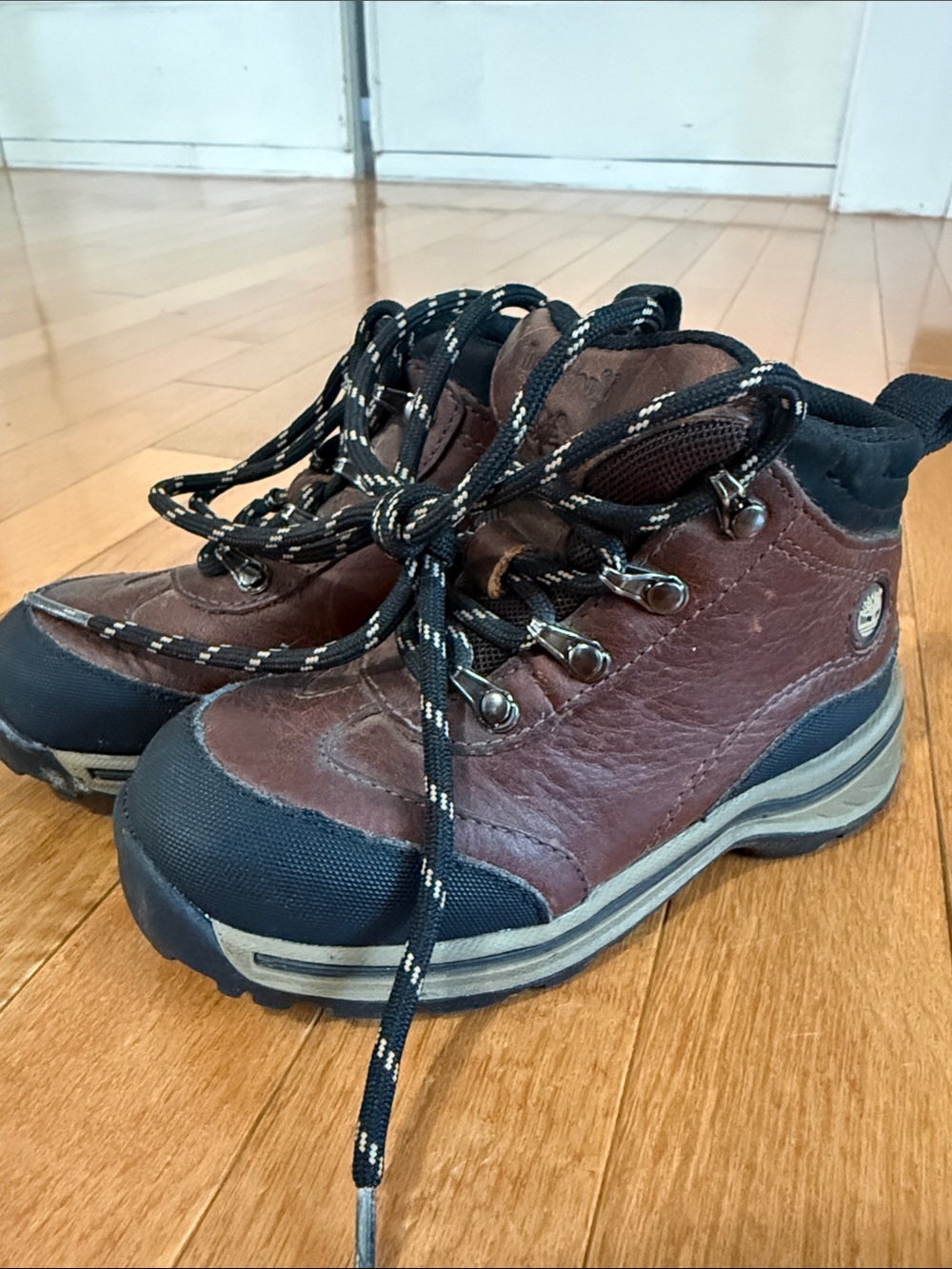 Size US toddler 8: Timberland boots